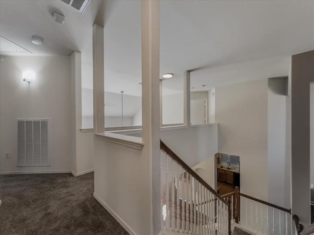 Building Photo - 6 Brairwood Ct