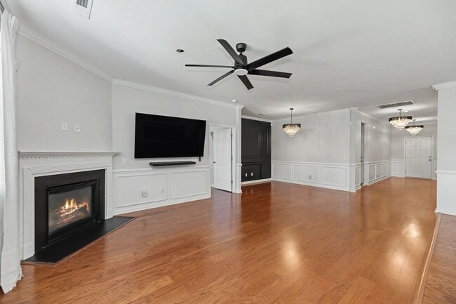 Building Photo - 247 Clayburne Dr