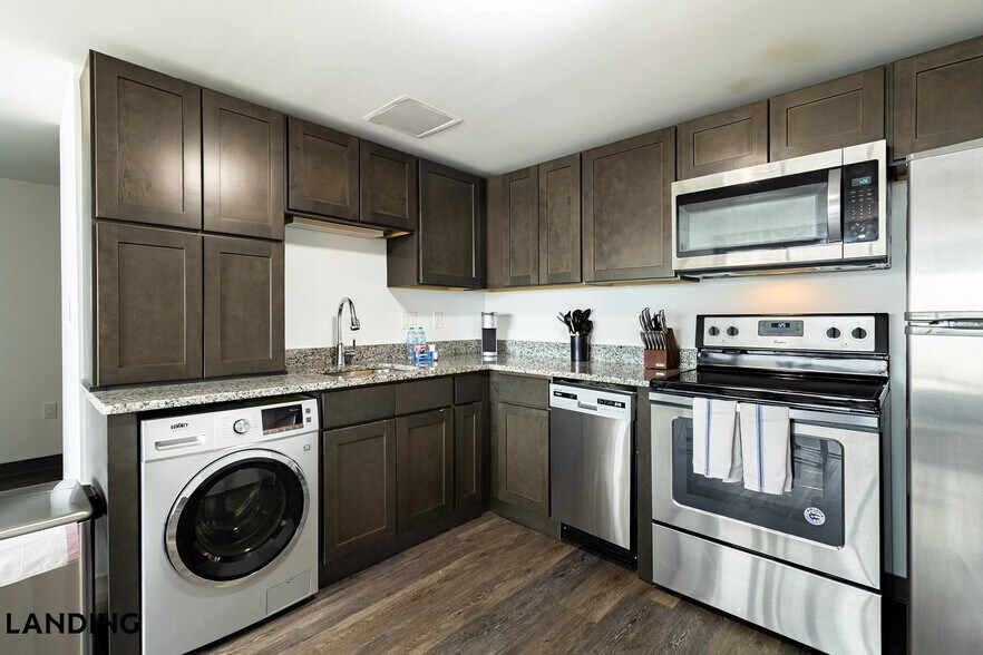 Building Photo - 50 Morgan St N