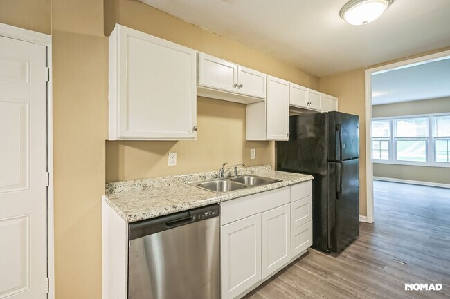 Building Photo - 1461 Centra Villa Dr SW