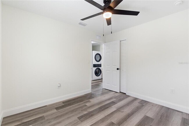 Building Photo - 1 31st St S