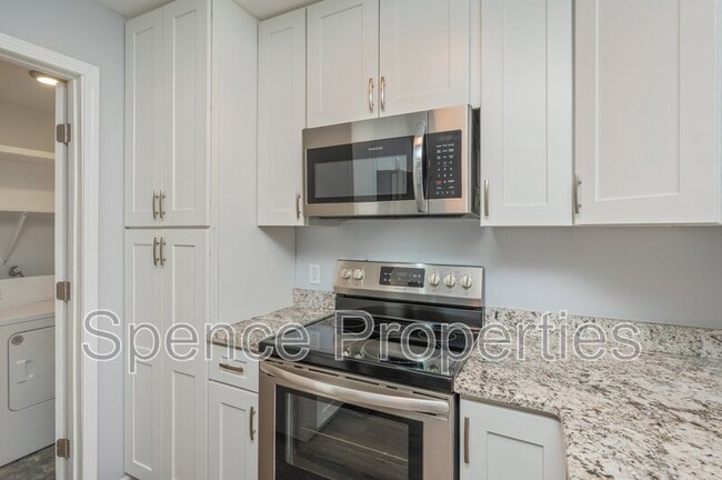 Building Photo - 710 Legion Dr