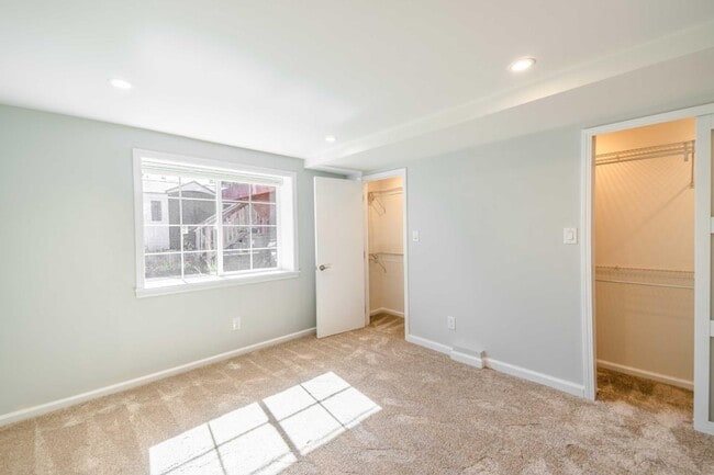 Building Photo - 653 St Francis Blvd