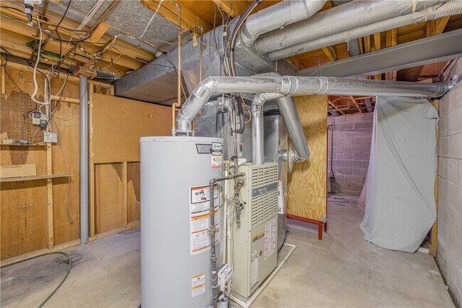 Building Photo - 75 Parkwood Ave