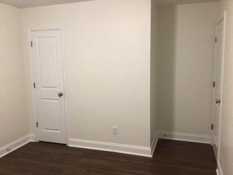 Building Photo - 16 Cherry St