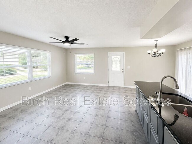 Building Photo - 1017 Amble Ln