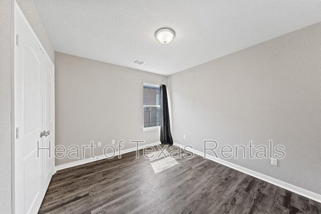 Building Photo - 10237 Biltmore Dr