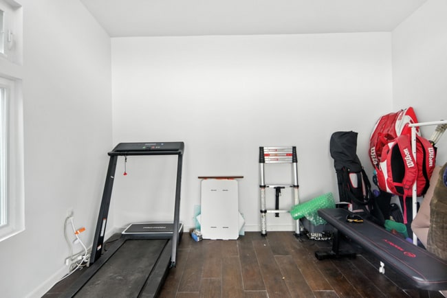 Building Photo - 1340 W St NE