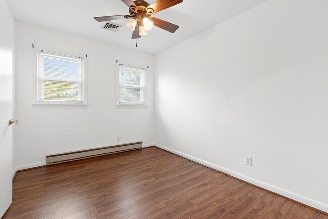 Building Photo - 3605 Weiss Ln