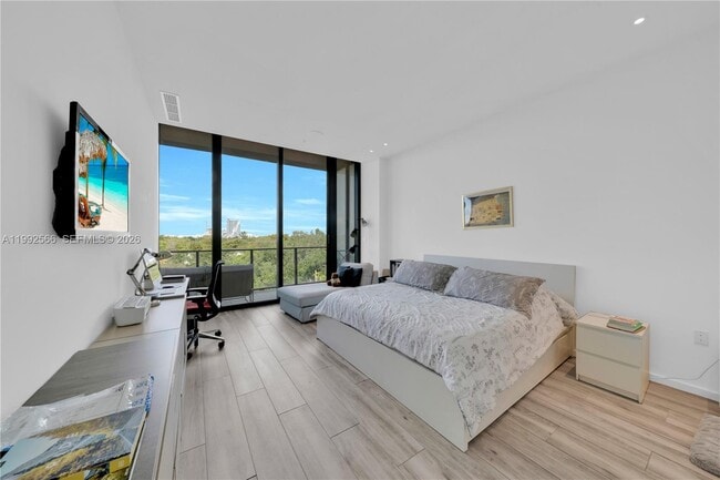 Building Photo - 3156 SW 27th Ave