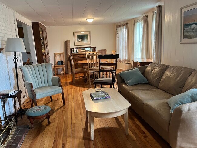 Building Photo - 299 High Street