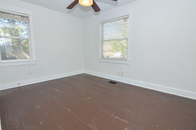 Building Photo - Quaint East Nashville Home