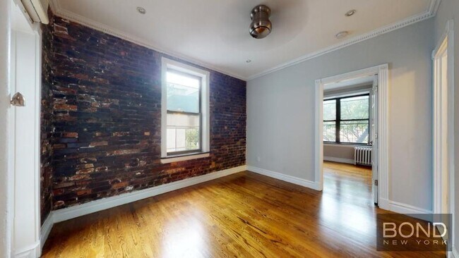 Building Photo - 432 E 13th St