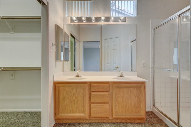 Building Photo - Beautiful 2-Story, 3-Bedroom Home in the H...