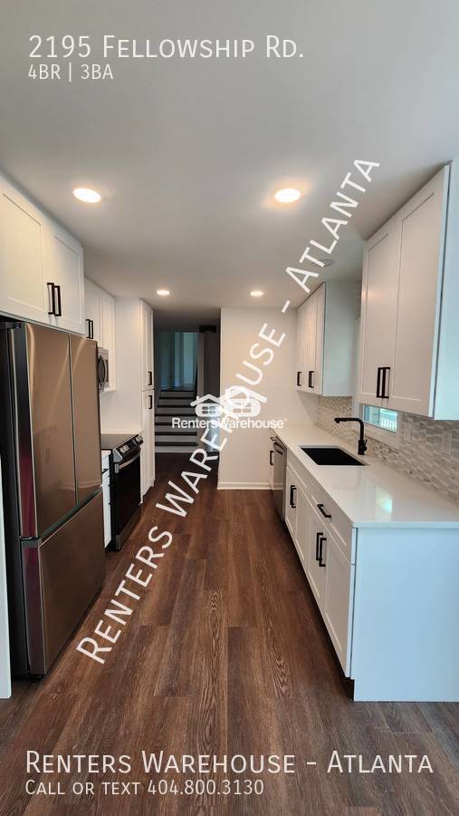 Building Photo - Experience the Perfect Blend of Comfort, S...