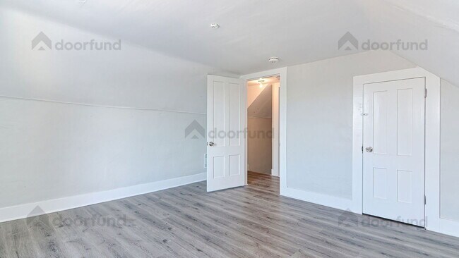 Building Photo - 11 Pleasant St