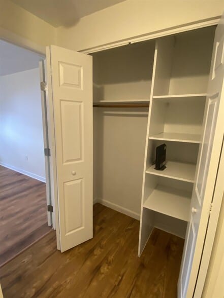 Building Photo - 240 Belmont St