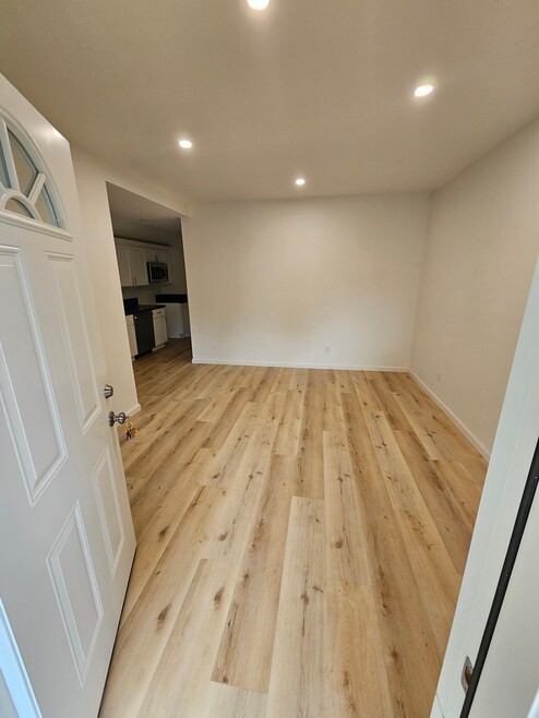 Building Photo - 439 Neal St