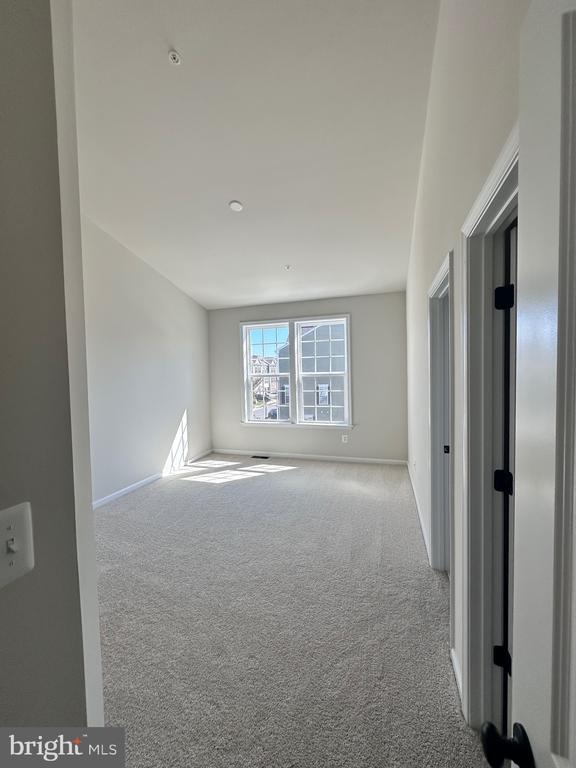 Building Photo - 108 Spring Bank Way