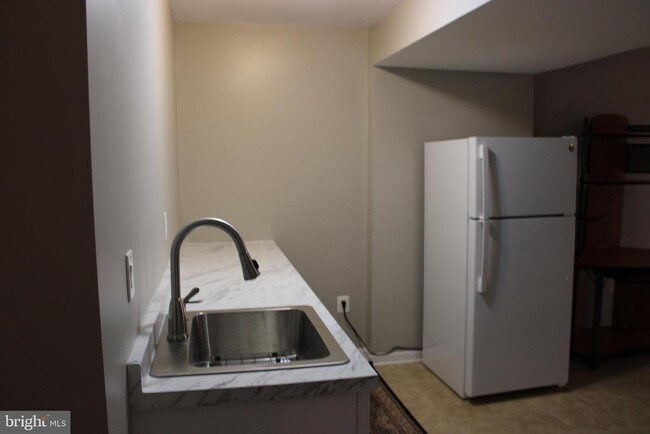 Building Photo - 14186 Hunters Run Way