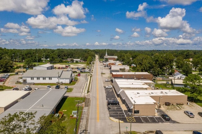 Building Photo - 236 Chatham St