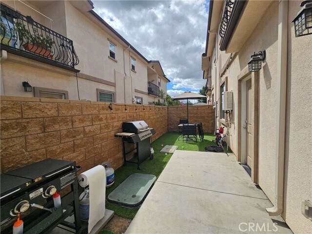 Building Photo - 1036 W Fernleaf Ave