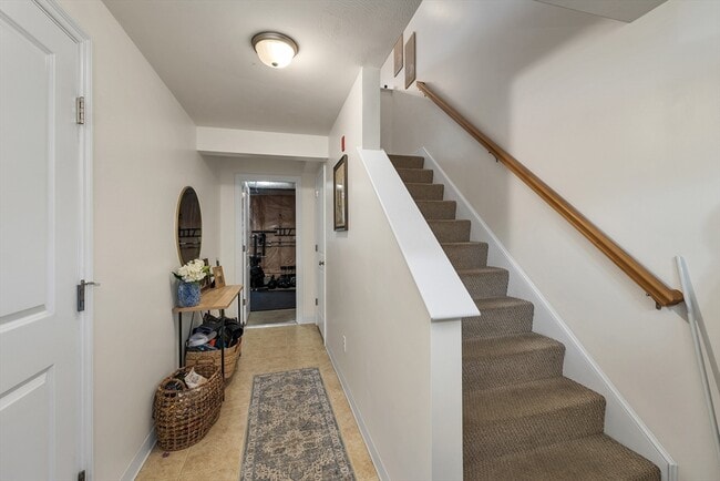 Building Photo - 6 Partridge Ln