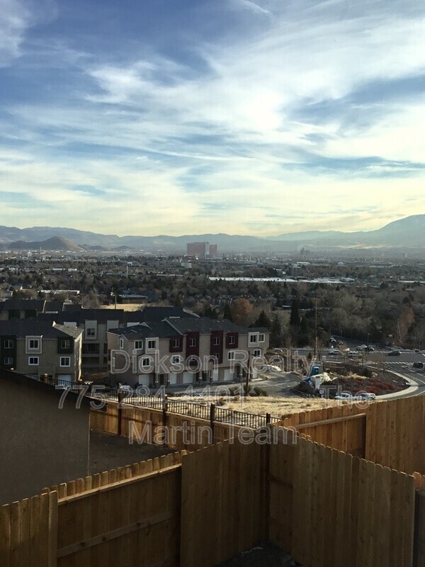 Building Photo - 2950 Cityview Terrace