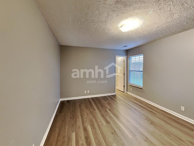 Building Photo - 3628 Coles Branch Dr