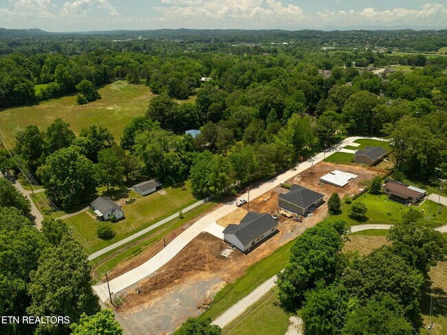 Building Photo - 5706 Zurich Way