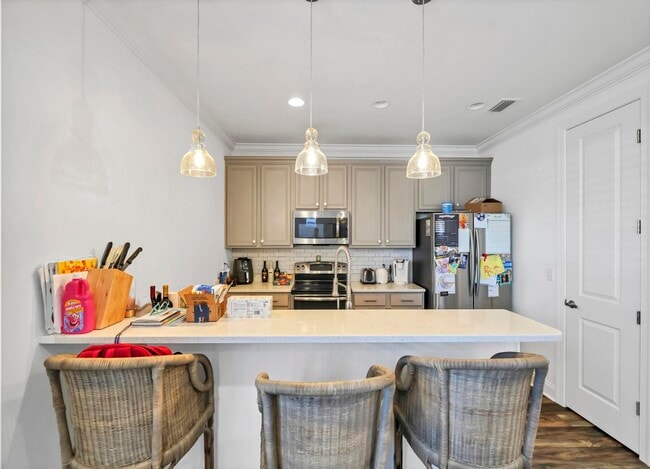 Building Photo - 175 Christian Dr