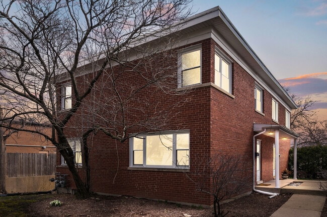 Primary Photo - 2543 Crawford Ave