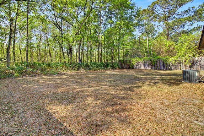 Building Photo - 1384 Forest Lake Dr