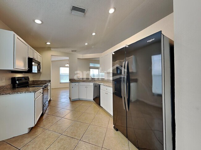 Building Photo - 10603 Cami Ct