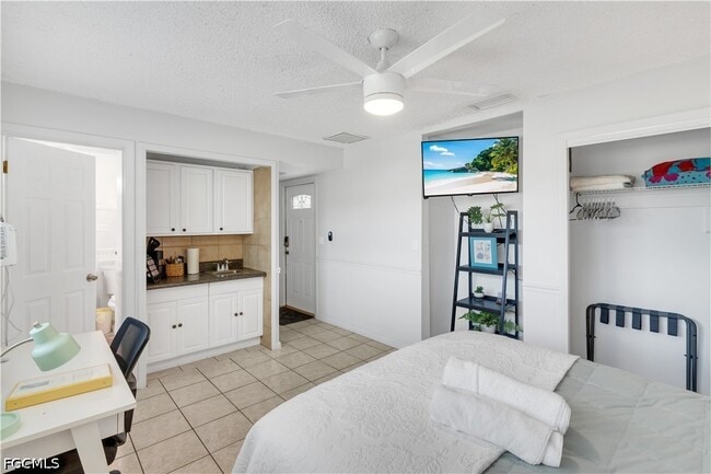 Building Photo - 4353 Country Club Blvd