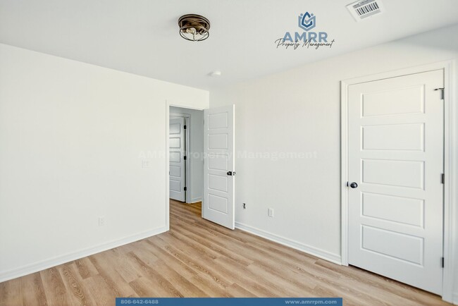 Building Photo - 1316 Sioux Pl