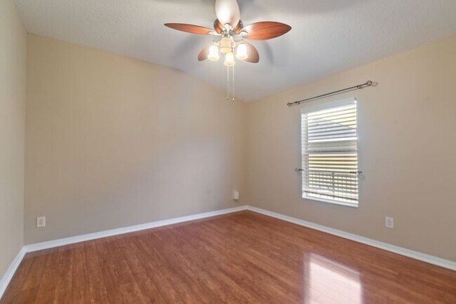 Building Photo - Executive Living Waits!