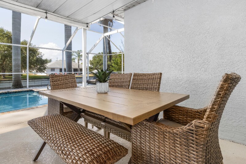 Building Photo - 1300 SE 5th Terrace