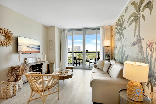 Building Photo - 2602 E Hallandale Beach Blvd
