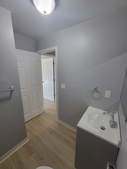 Building Photo - 1816-1816 N James H McGee Blvd