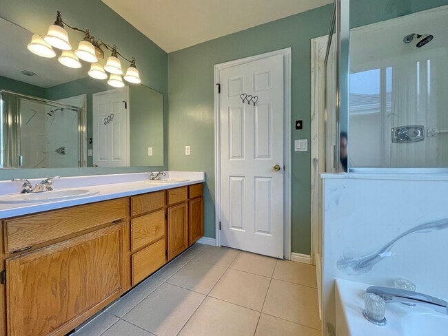 Building Photo - Spacious Townhome at Cottonwood Canyons!