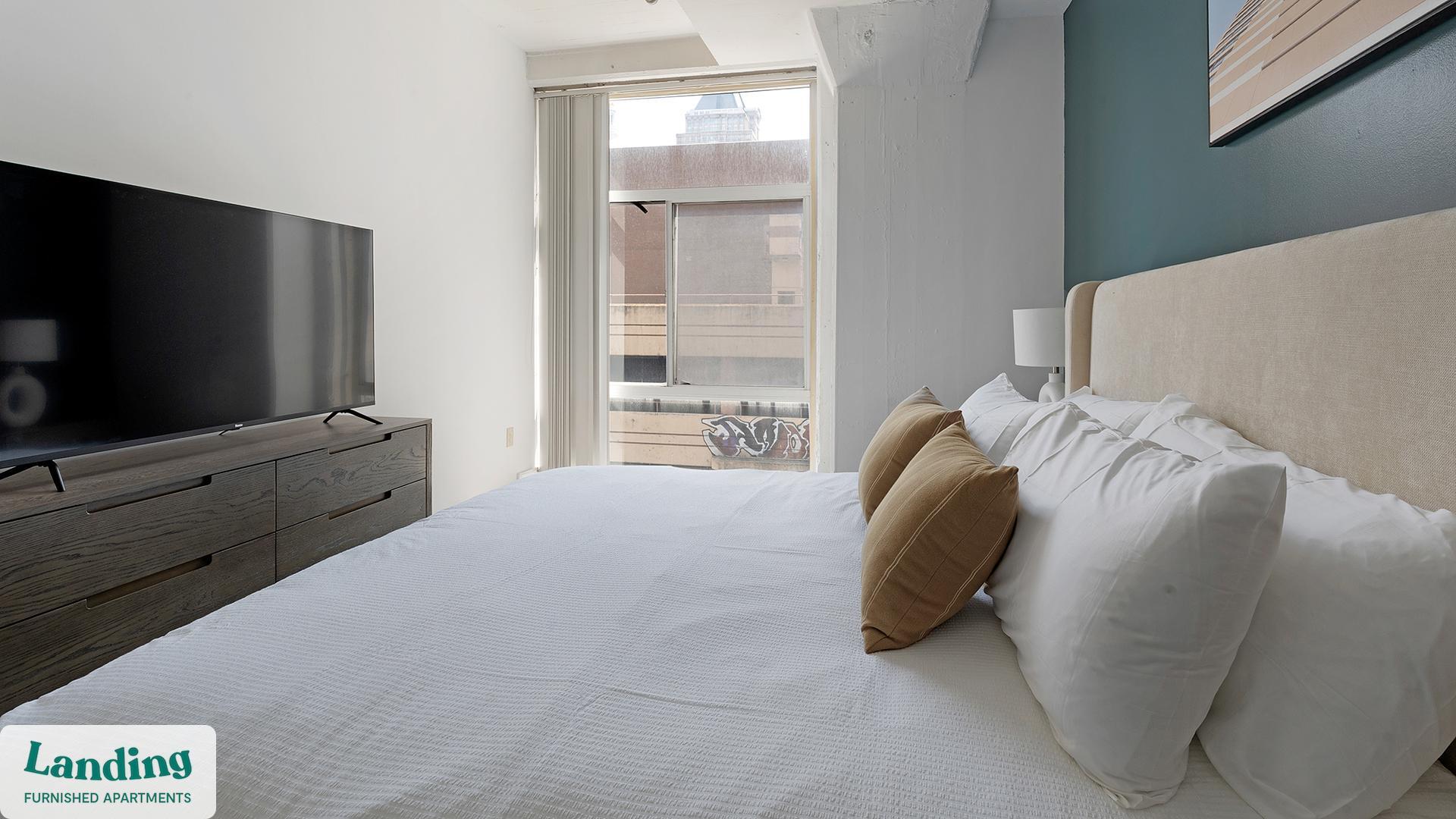 Building Photo - 222 E Saratoga St