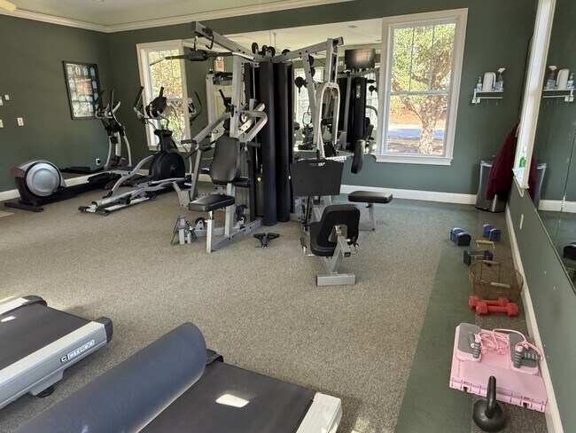 Building Photo - 600 Trellis Square