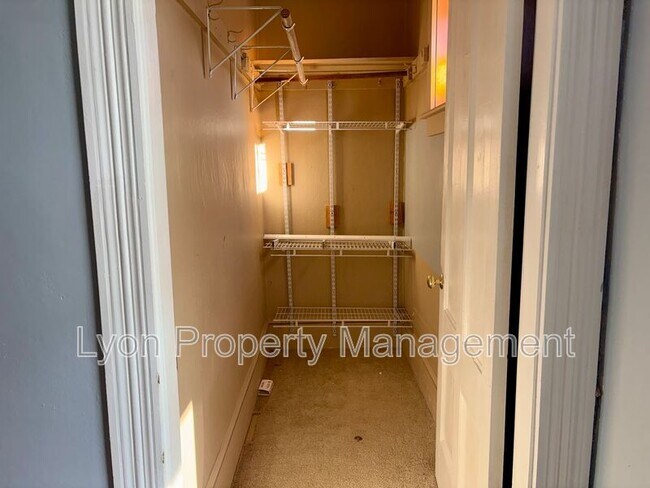 Building Photo - 1134 Social St