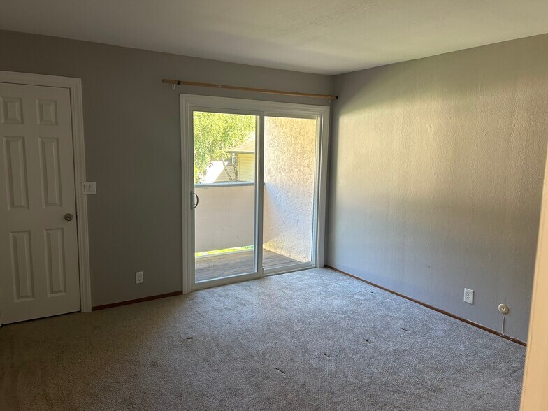Building Photo - 1365 Terra Nova Blvd