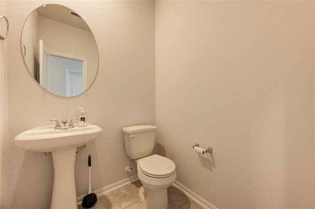 Building Photo - 20951 New Proper Dr