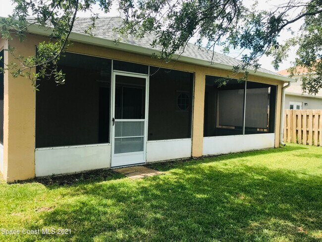 Building Photo - 2205 Myla Ln