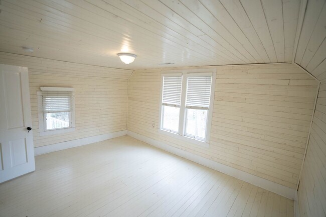 Building Photo - Peaceful Country Rental Near Flint Creek – Gentry, AR