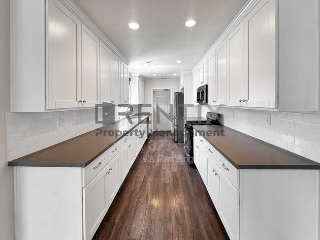 Building Photo - 938 W Berkeley Ct