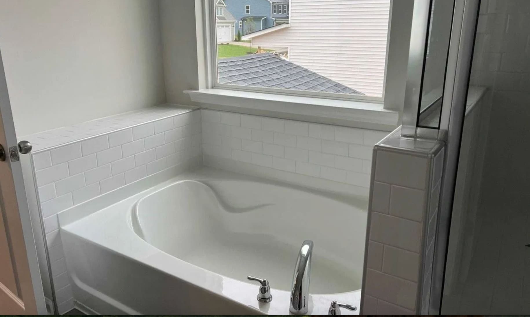 Building Photo - Room in House on Hopper Cir